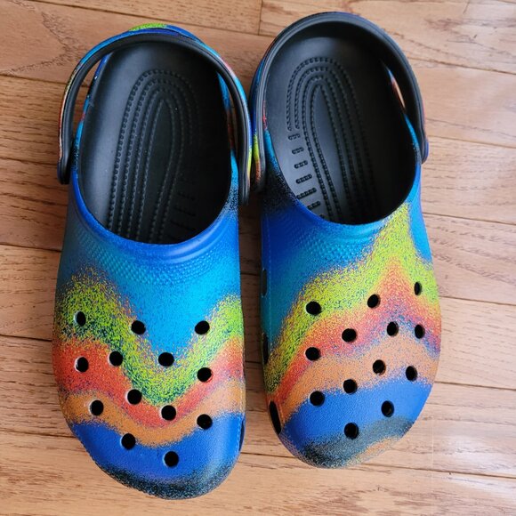 CROCS Black/Multi Spray Dye Unisex-Adult Classic Tie Dye Clogs Clog M8/W10 - Picture 2 of 7